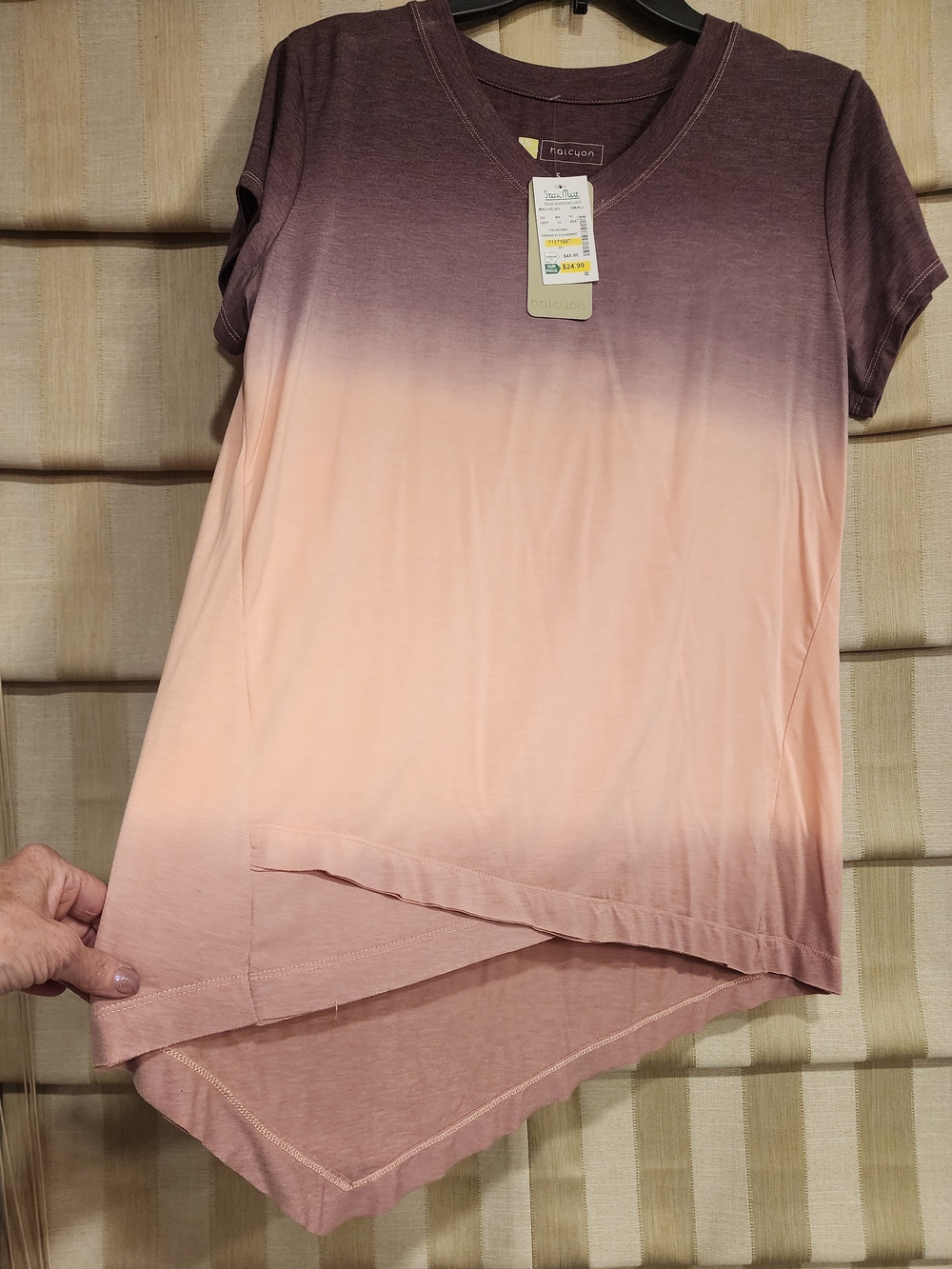 Algonquin Women's Ombre V-Neck Short Sleeve Top - Mauve to Blush